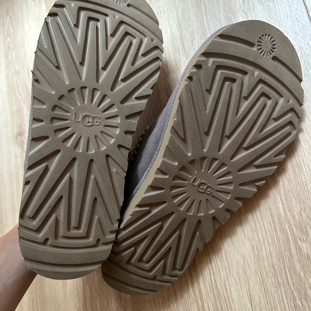 ugg mini tasman slipper slides - Picture 4 of 5